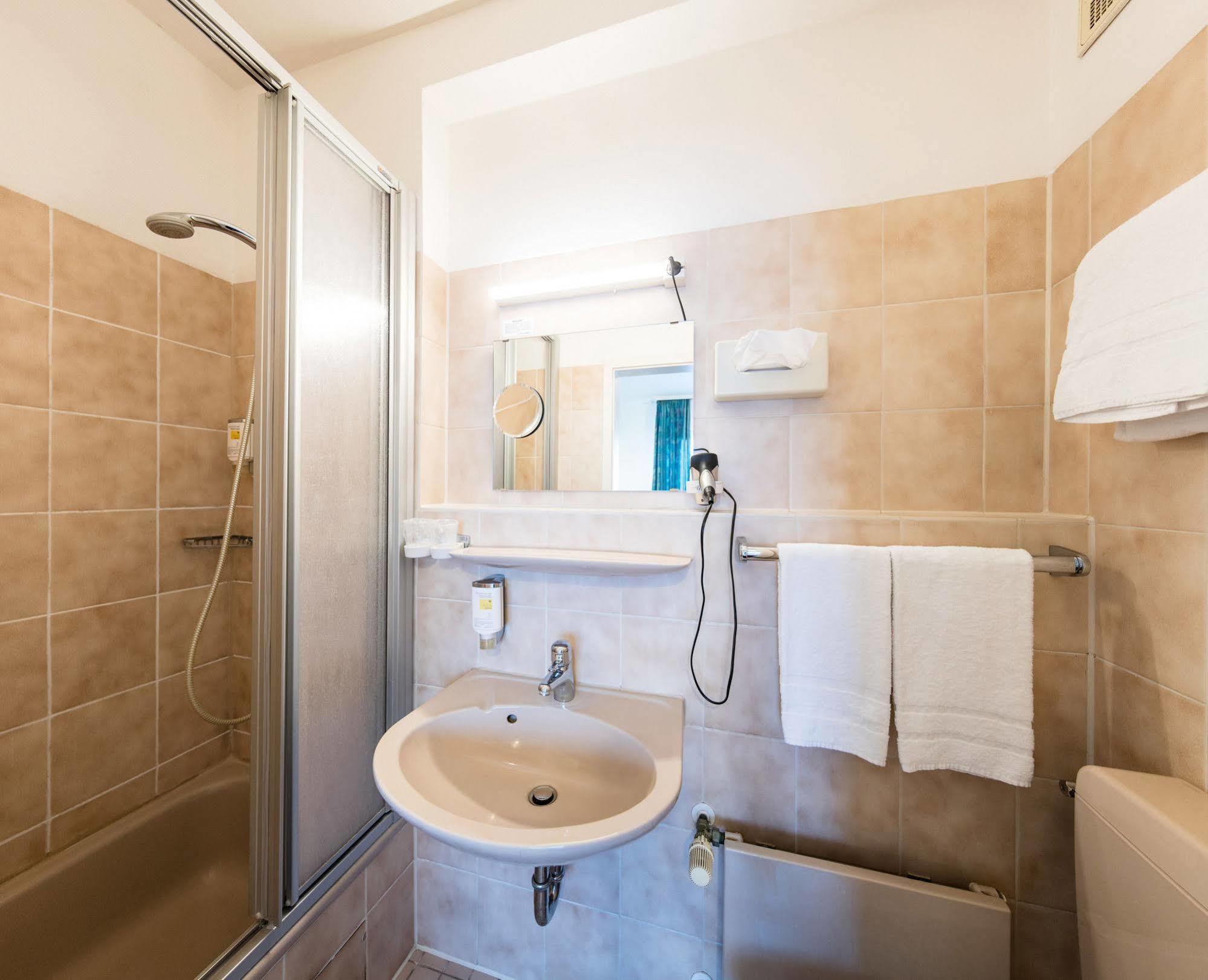 Hotel Central Hauptbahnhof Heidelberg Luaran gambar